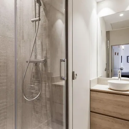 Charming In The Center Of - Welkeys Apartmán *